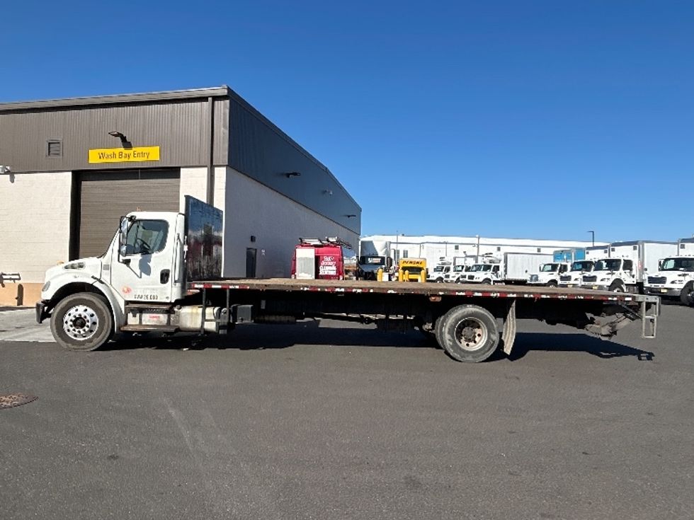 2017 Freightliner M2 106 Medium Duty photo 4