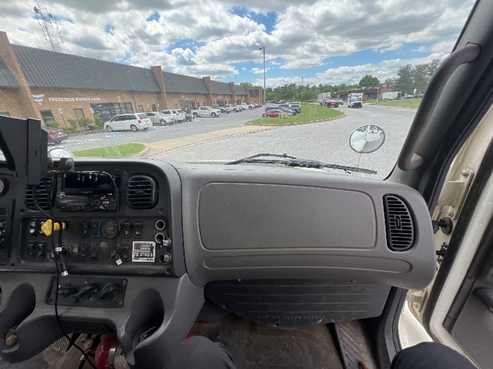 Flatbed Truck-Light and Medium Duty Trucks-Freightliner-2017-M2-Essex-MD-219,564\n\t\tmiles-$ 65,500 - Image 17