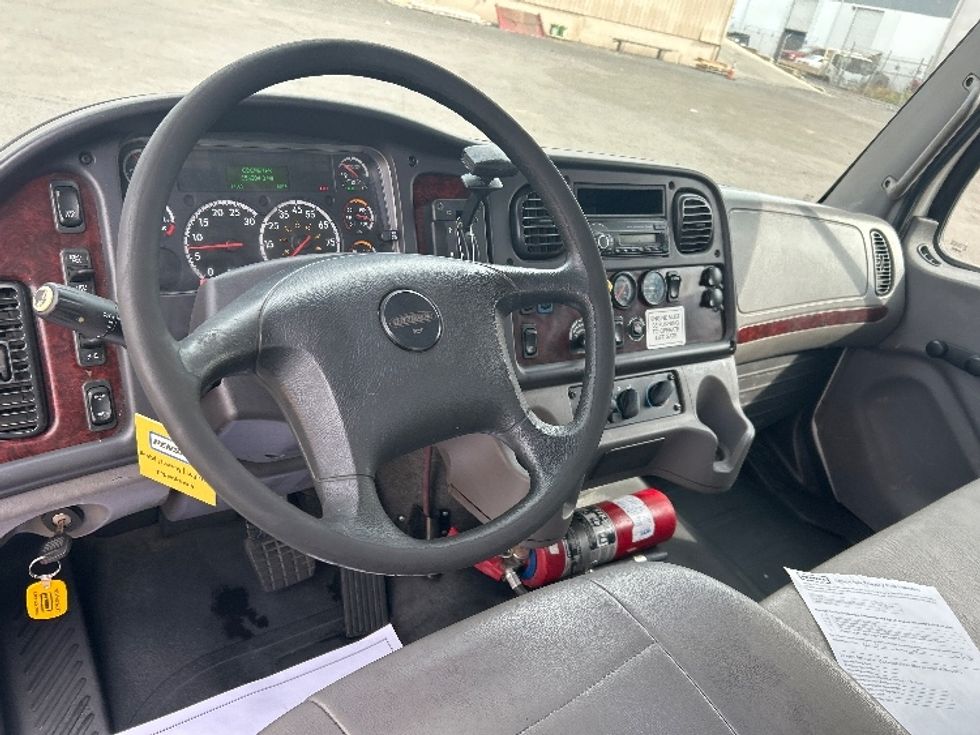 Flatbed Truck-Light and Medium Duty Trucks-Freightliner-2017-M2-Fontana-CA-154,203\n\t\tmiles-$ 43,000 - Image 17