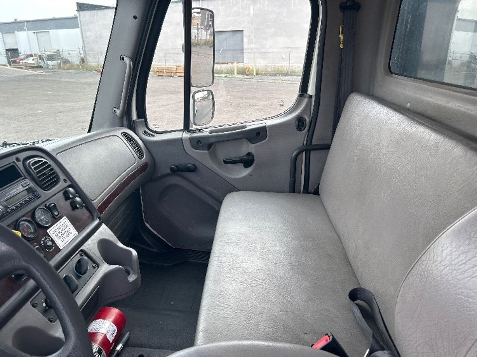 Flatbed Truck-Light and Medium Duty Trucks-Freightliner-2017-M2-Fontana-CA-154,203\n\t\tmiles-$ 43,000 - Image 19