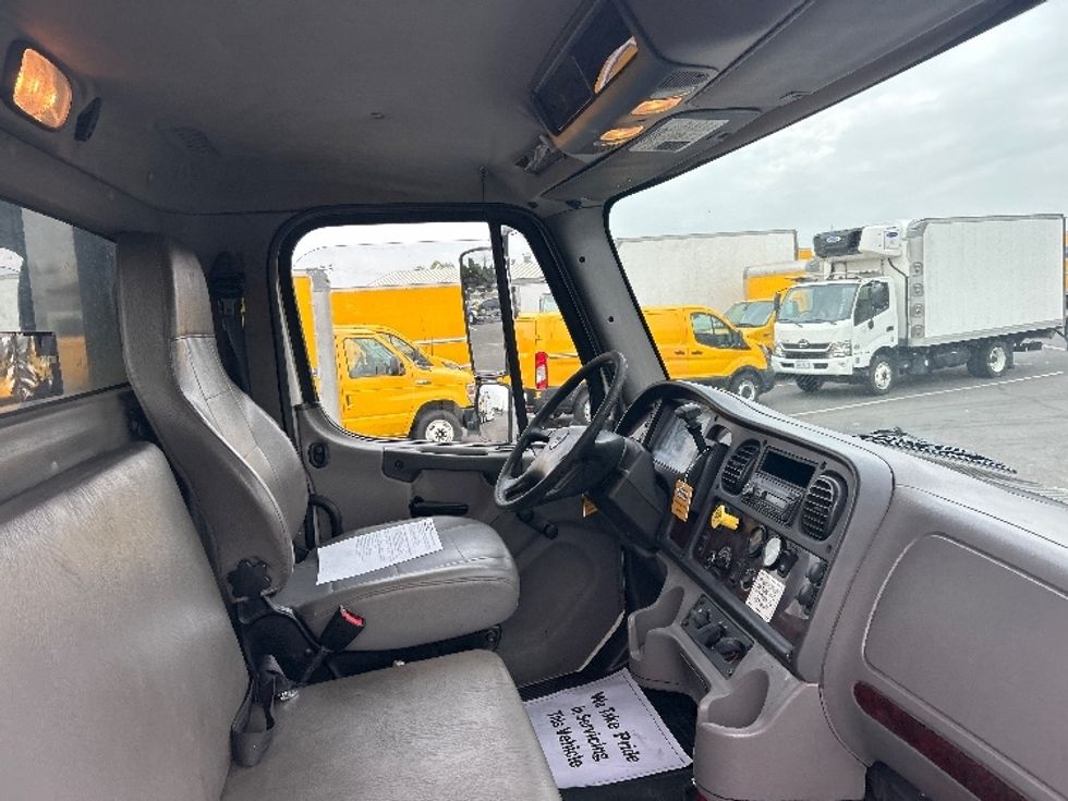 Flatbed Truck-Light and Medium Duty Trucks-Freightliner-2017-M2-Fontana-CA-154,203\n\t\tmiles-$ 43,000 - Image 22