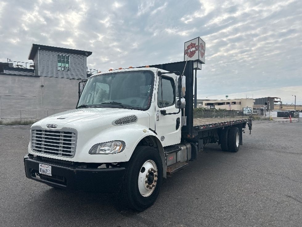 Flatbed Truck-Light and Medium Duty Trucks-Freightliner-2017-M2-Fontana-CA-154,203\n\t\tmiles-$ 43,000 - Image 3
