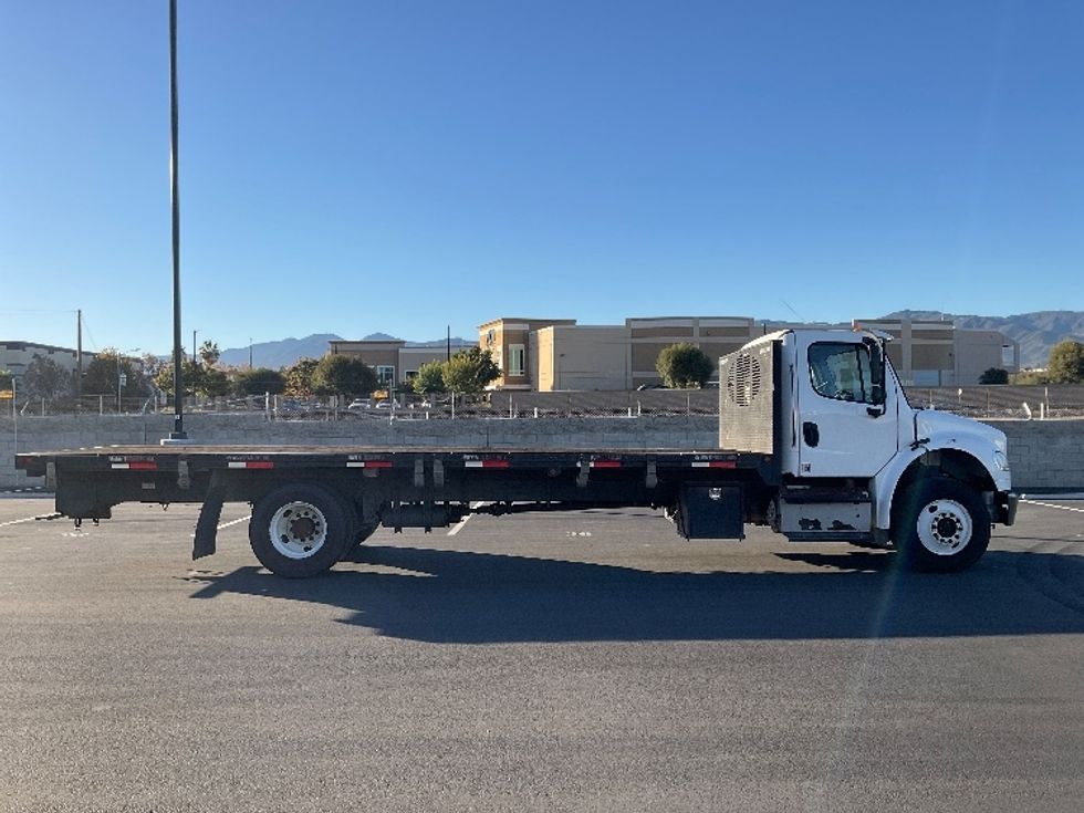 Flatbed Truck-Light and Medium Duty Trucks-Freightliner-2017-M2-Fontana-CA-178,254\n\t\tmiles-$ 38,000 - Image 15