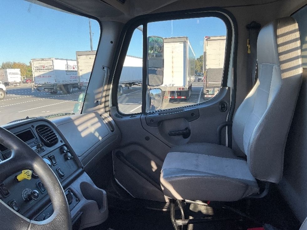 Flatbed Truck-Light and Medium Duty Trucks-Freightliner-2017-M2-Fontana-CA-178,254\n\t\tmiles-$ 38,000 - Image 19
