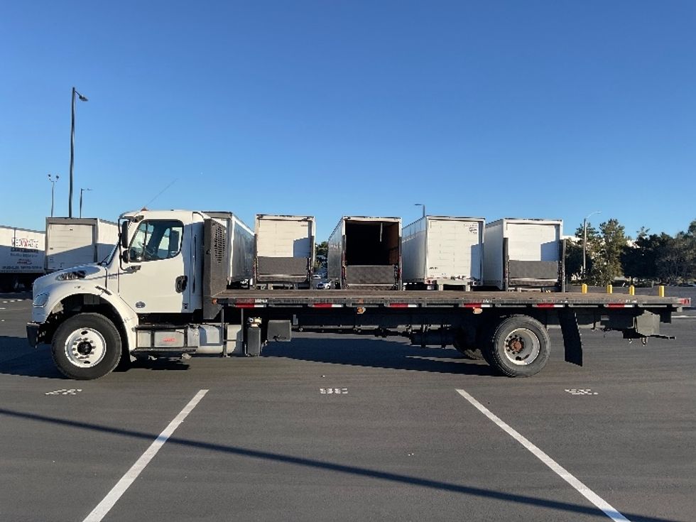 Flatbed Truck-Light and Medium Duty Trucks-Freightliner-2017-M2-Fontana-CA-178,254\n\t\tmiles-$ 38,000 - Image 4