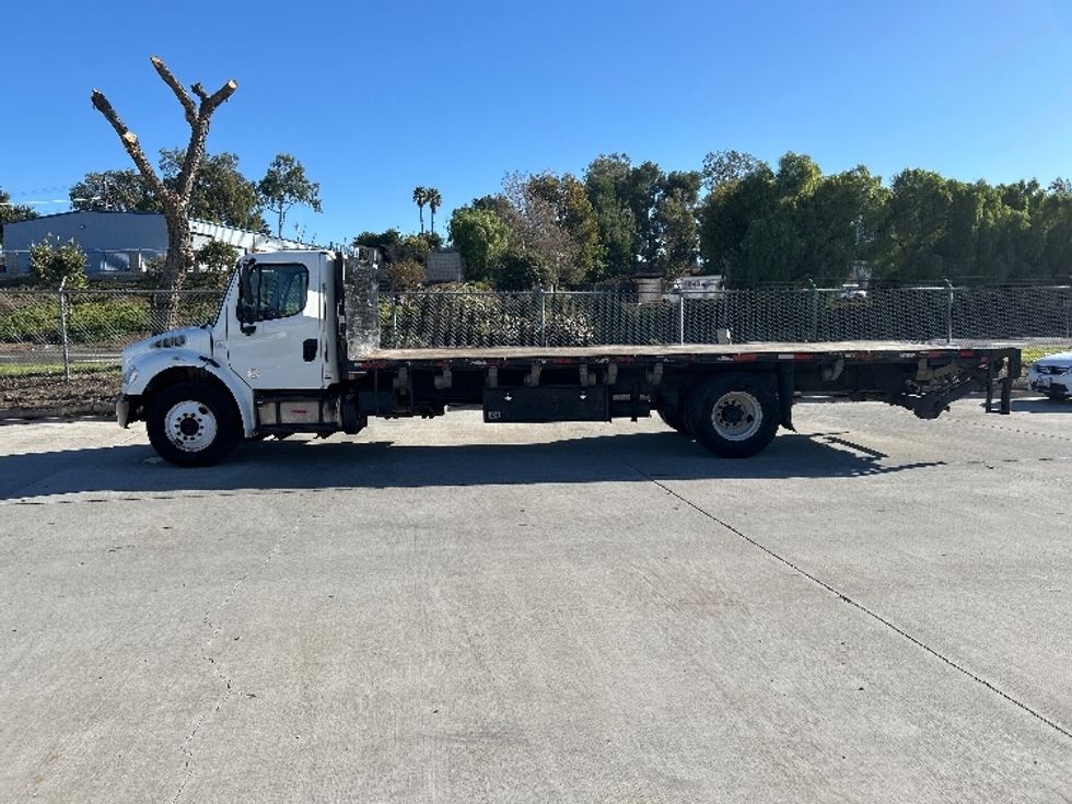 Flatbed Truck-Light and Medium Duty Trucks-Freightliner-2017-M2-Fontana-CA-219,551\n\t\tmiles-$ 42,500 - Image 4