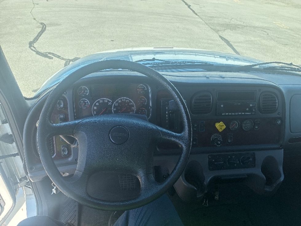 Flatbed Truck-Light and Medium Duty Trucks-Freightliner-2017-M2-Fort Wayne-IN-92,618\n\t\tmiles-$ 47,500 - Image 18