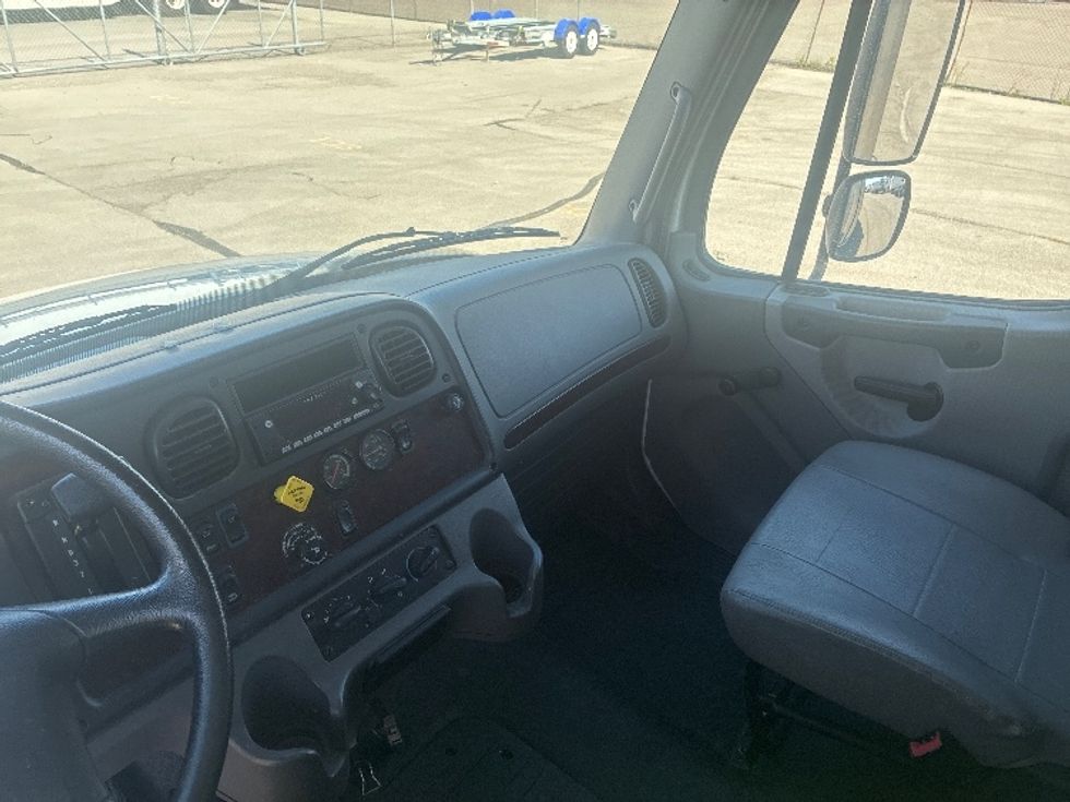 Flatbed Truck-Light and Medium Duty Trucks-Freightliner-2017-M2-Fort Wayne-IN-92,618\n\t\tmiles-$ 47,500 - Image 19