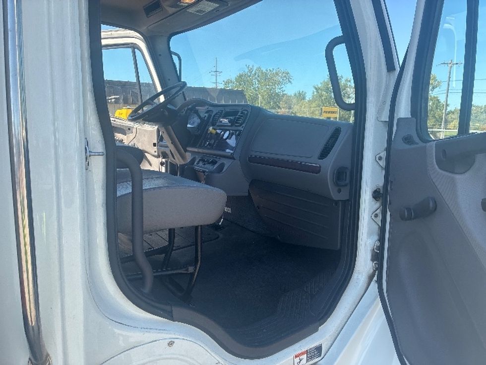 Flatbed Truck-Light and Medium Duty Trucks-Freightliner-2017-M2-Fort Wayne-IN-92,618\n\t\tmiles-$ 47,500 - Image 20