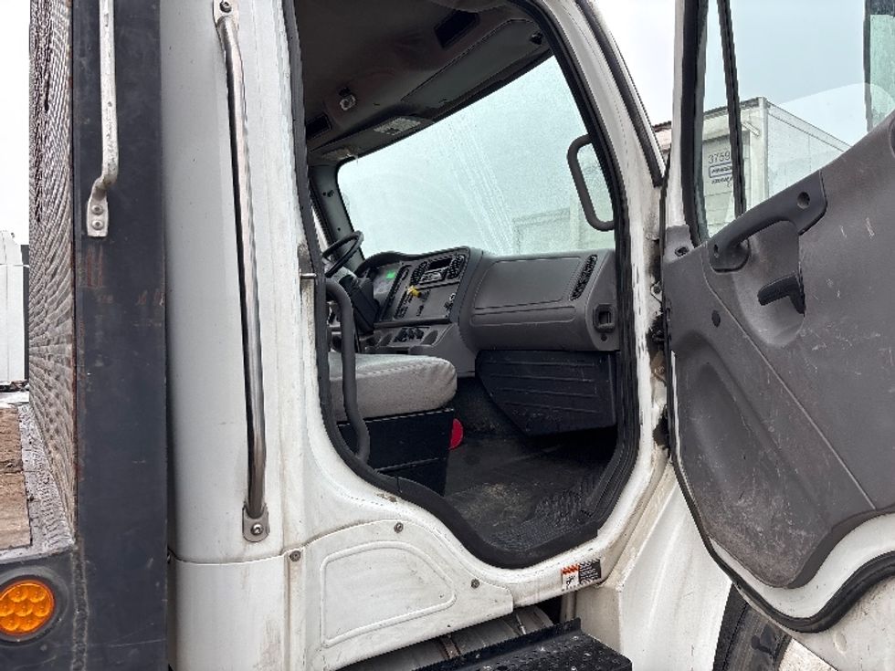 Flatbed Truck-Light and Medium Duty Trucks-Freightliner-2017-M2-Fresno-CA-212,076\n\t\tmiles-$ 28,750 - Image 15