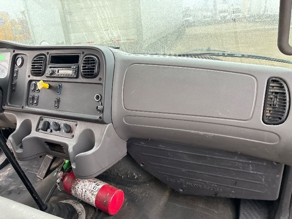 Flatbed Truck-Light and Medium Duty Trucks-Freightliner-2017-M2-Fresno-CA-212,076\n\t\tmiles-$ 28,750 - Image 16