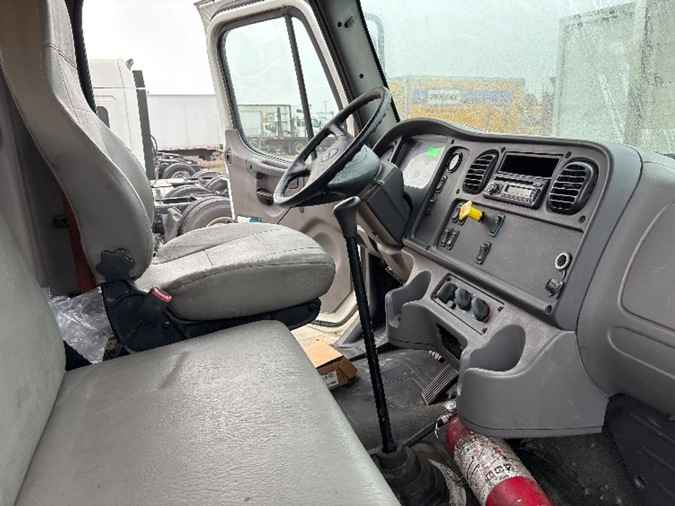 Flatbed Truck-Light and Medium Duty Trucks-Freightliner-2017-M2-Fresno-CA-212,076\n\t\tmiles-$ 28,750 - Image 17