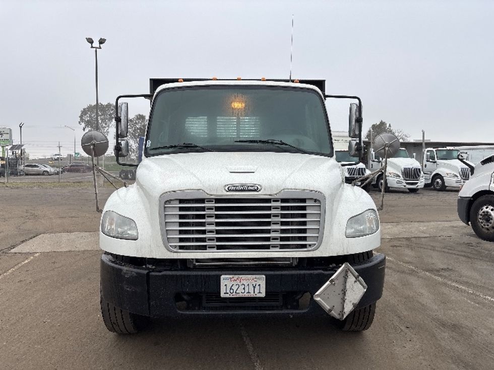 Flatbed Truck-Light and Medium Duty Trucks-Freightliner-2017-M2-Fresno-CA-212,076\n\t\tmiles-$ 28,750 - Image 2