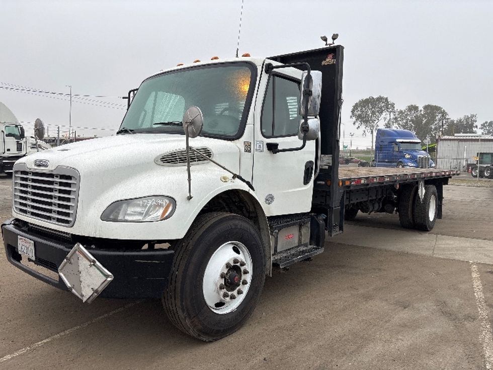 Flatbed Truck-Light and Medium Duty Trucks-Freightliner-2017-M2-Fresno-CA-212,076\n\t\tmiles-$ 28,750 - Image 3