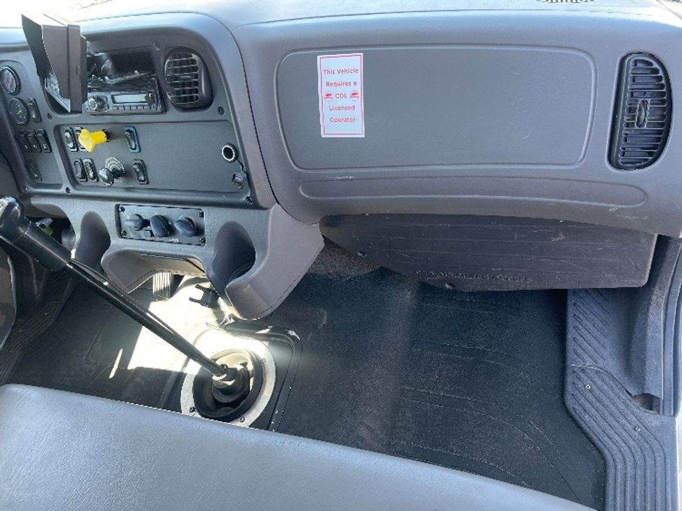 Flatbed Truck-Light and Medium Duty Trucks-Freightliner-2017-M2-Fresno-CA-254,865\n\t\tmiles-$ 60,500 - Image 18