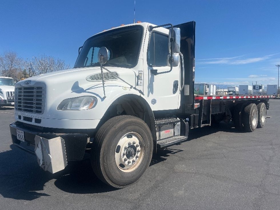 Flatbed Truck-Light and Medium Duty Trucks-Freightliner-2017-M2-Fresno-CA-254,865\n\t\tmiles-$ 60,500 - Image 3