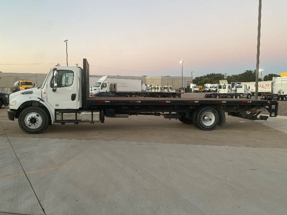 2017 Freightliner M2 Flatbed Truck