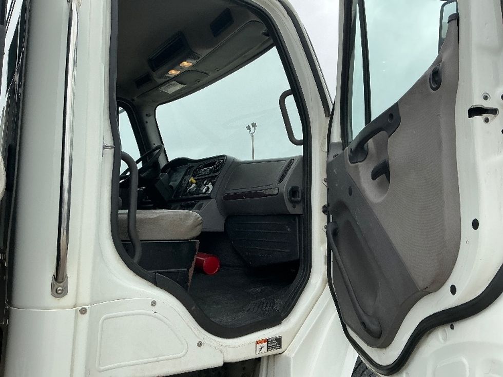 Flatbed Truck-Light and Medium Duty Trucks-Freightliner-2017-M2-Gulfport-MS-260,935\n\t\tmiles-$ 60,750 - Image 16