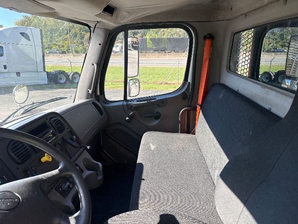 Flatbed Truck-Light and Medium Duty Trucks-Freightliner-2017-M2-Knoxville-TN-224,857\n\t\tmiles-$ 34,000 - Image 16