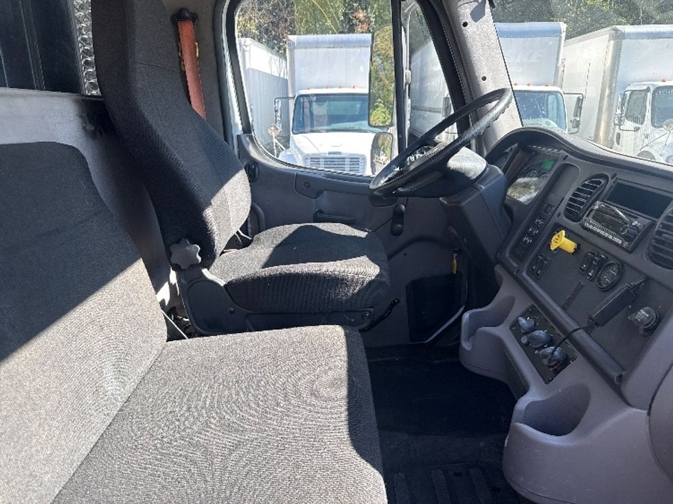 Flatbed Truck-Light and Medium Duty Trucks-Freightliner-2017-M2-Knoxville-TN-224,857\n\t\tmiles-$ 34,000 - Image 19