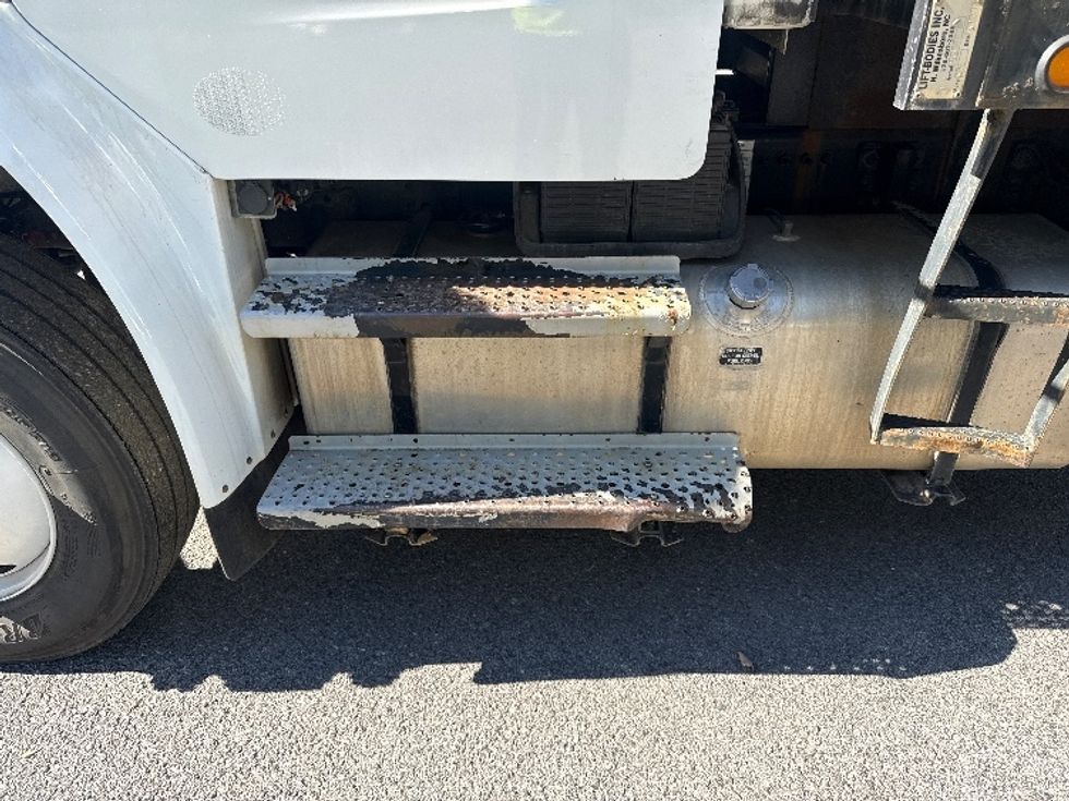 Flatbed Truck-Light and Medium Duty Trucks-Freightliner-2017-M2-Knoxville-TN-224,857\n\t\tmiles-$ 34,000 - Image 26