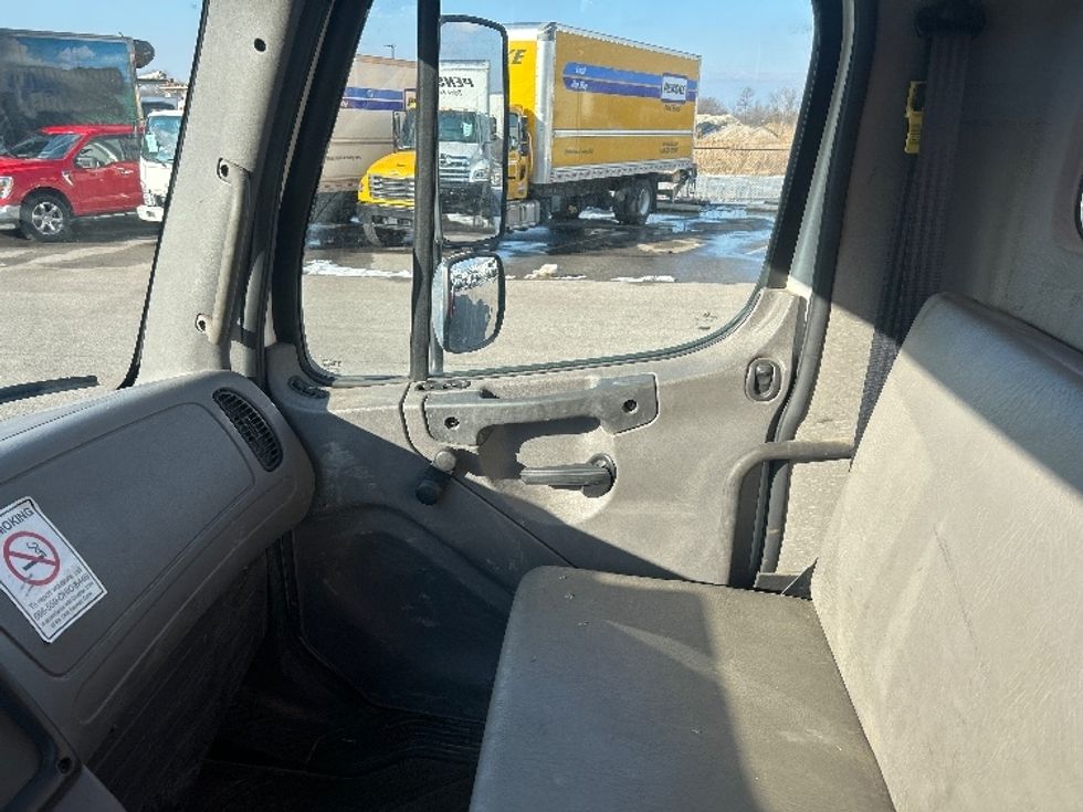 Flatbed Truck-Light and Medium Duty Trucks-Freightliner-2017-M2-Middlefield-OH-137,742\n\t\tmiles-$ 72,750 - Image 16