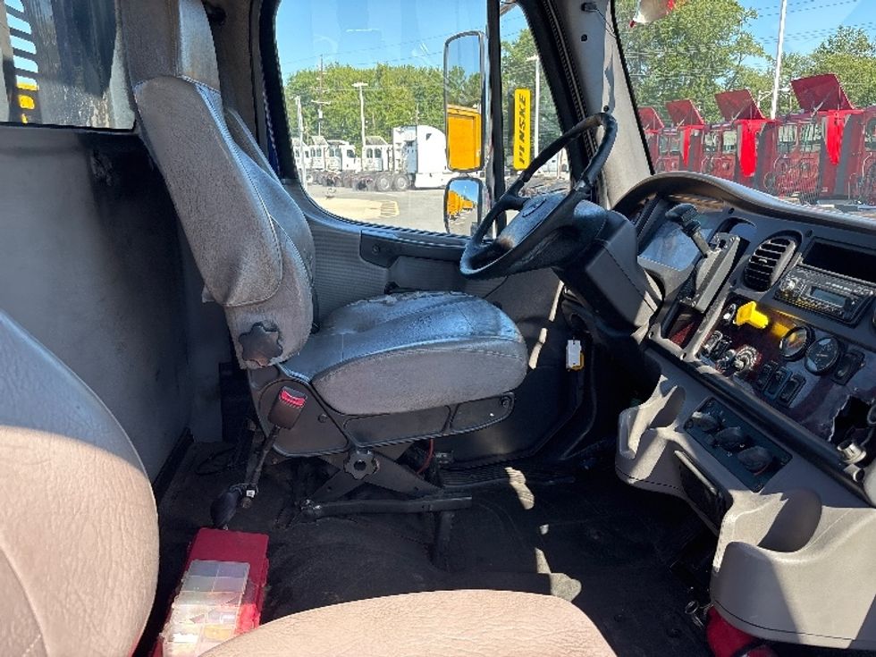 Flatbed Truck-Light and Medium Duty Trucks-Freightliner-2017-M2-Monmouth Junction-NJ-291,578\n\t\tmiles-$ 28,750 - Image 22