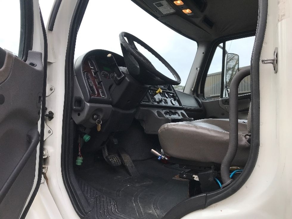 Flatbed Truck-Light and Medium Duty Trucks-Freightliner-2017-M2-Newport News-VA-191,384\n\t\tmiles-$ 67,750 - Image 15