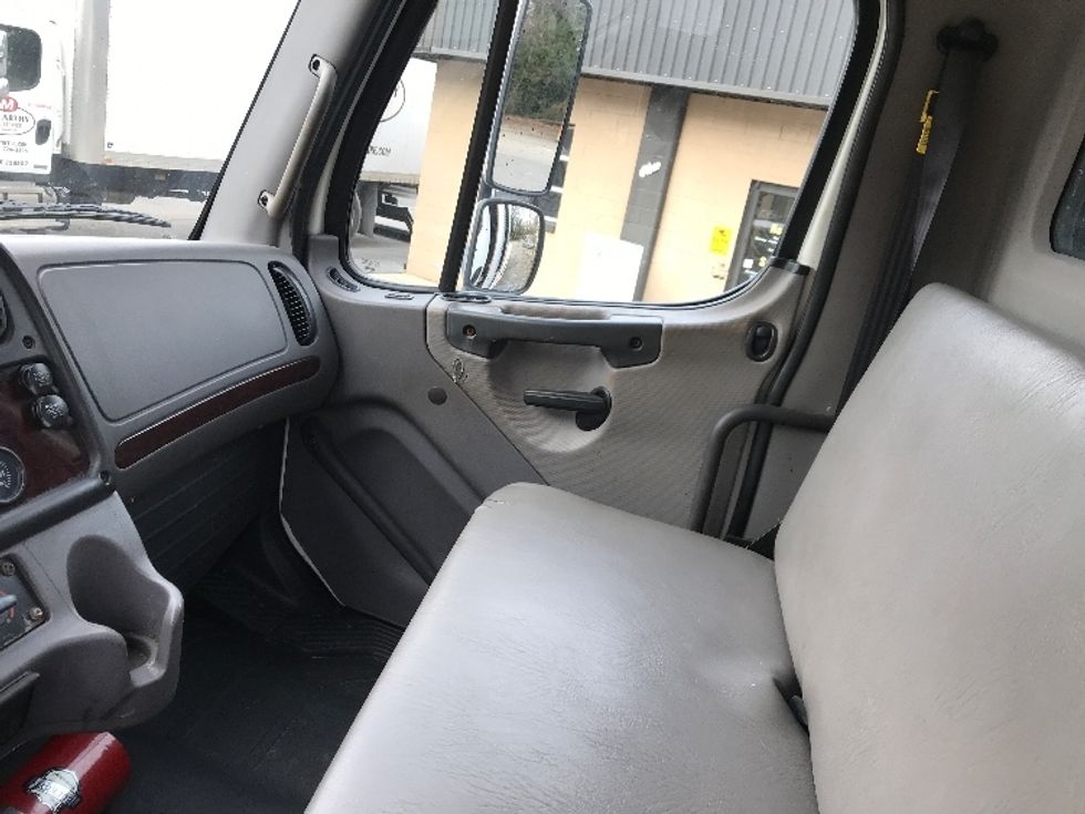 Flatbed Truck-Light and Medium Duty Trucks-Freightliner-2017-M2-Newport News-VA-191,384\n\t\tmiles-$ 67,750 - Image 18