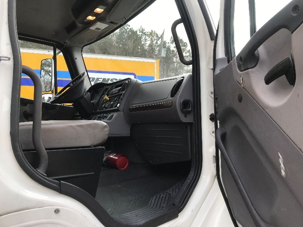 Flatbed Truck-Light and Medium Duty Trucks-Freightliner-2017-M2-Newport News-VA-191,384\n\t\tmiles-$ 67,750 - Image 19