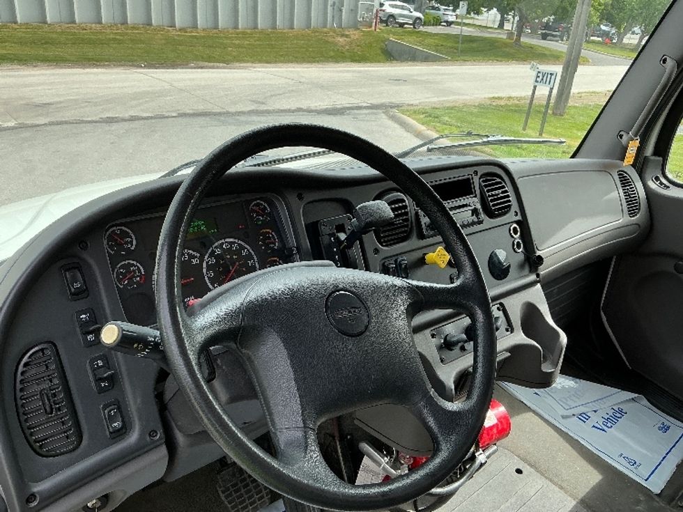 Flatbed Truck-Light and Medium Duty Trucks-Freightliner-2017-M2-Omaha-NE-71,829\n\t\tmiles-$ 55,750 - Image 17
