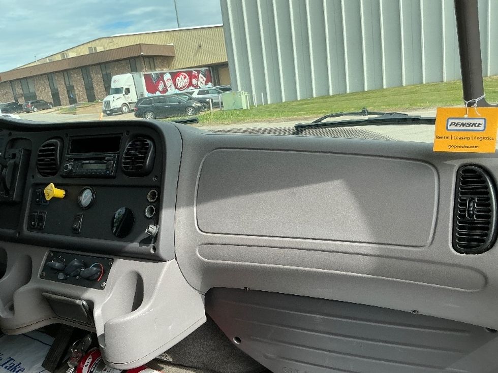 Flatbed Truck-Light and Medium Duty Trucks-Freightliner-2017-M2-Omaha-NE-71,829\n\t\tmiles-$ 55,750 - Image 21