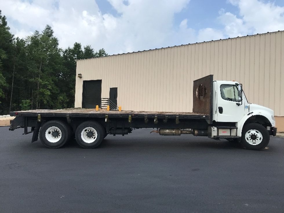 2017 Freightliner M2 106 Medium Duty photo 10