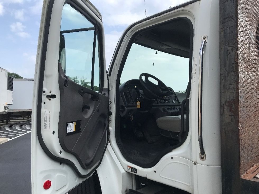 2017 Freightliner M2 106 Medium Duty photo 11