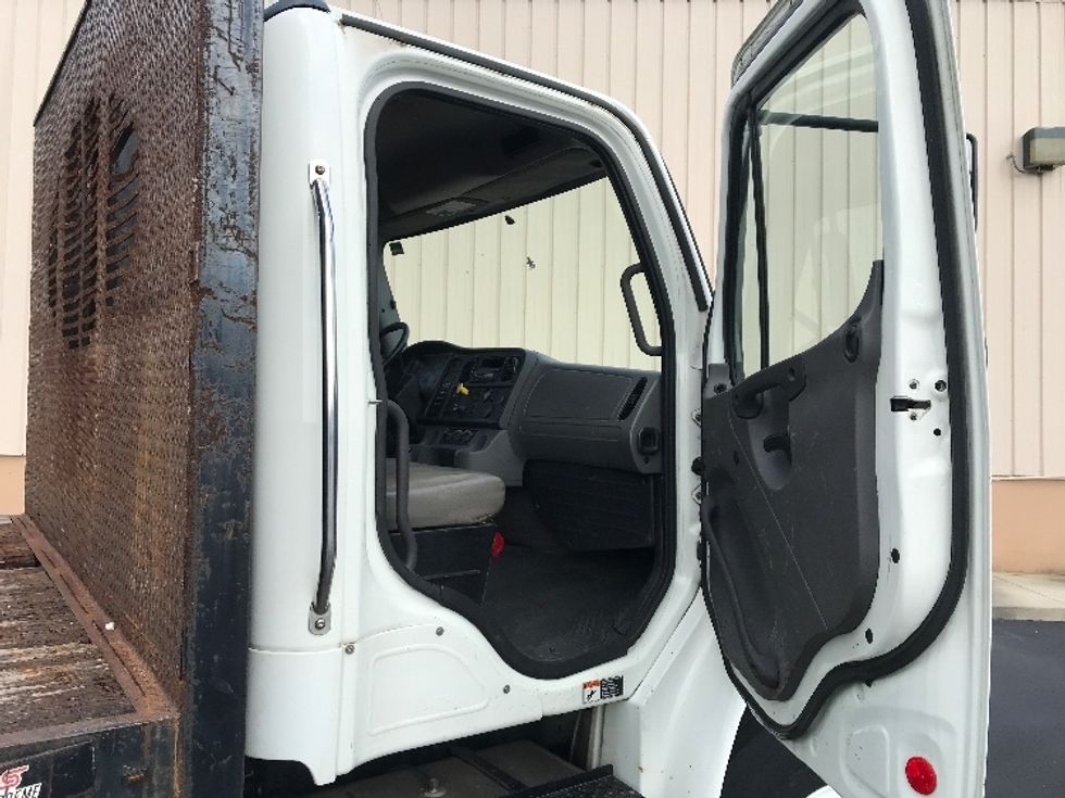 2017 Freightliner M2 106 Medium Duty photo 15