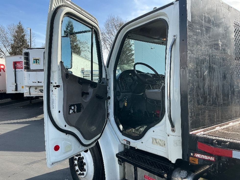 Flatbed Truck-Light and Medium Duty Trucks-Freightliner-2017-M2-Sacramento-CA-187,913\n\t\tmiles-$ 42,500 - Image 13
