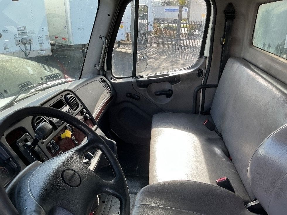 Flatbed Truck-Light and Medium Duty Trucks-Freightliner-2017-M2-Sacramento-CA-187,913\n\t\tmiles-$ 42,500 - Image 16