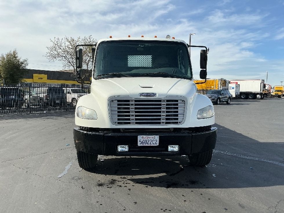 Flatbed Truck-Light and Medium Duty Trucks-Freightliner-2017-M2-Sacramento-CA-187,913\n\t\tmiles-$ 42,500 - Image 2