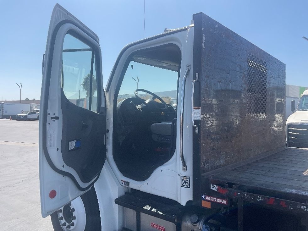 Flatbed Truck-Light and Medium Duty Trucks-Freightliner-2017-M2-Torrance-CA-112,606\n\t\tmiles-$ 48,750 - Image 12