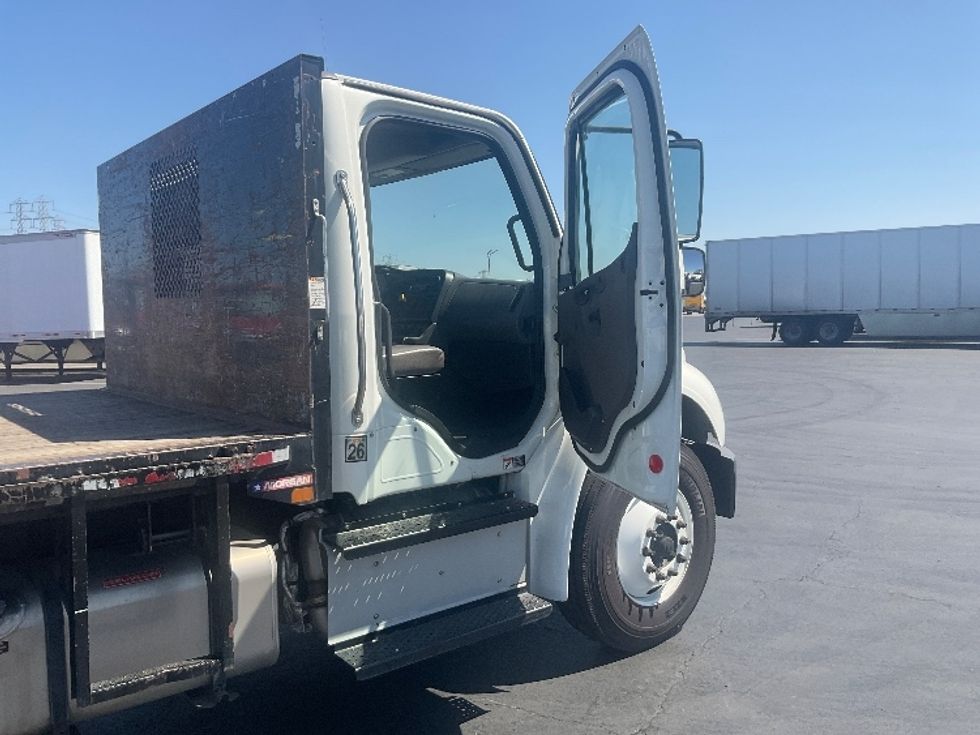 Flatbed Truck-Light and Medium Duty Trucks-Freightliner-2017-M2-Torrance-CA-112,606\n\t\tmiles-$ 48,750 - Image 16