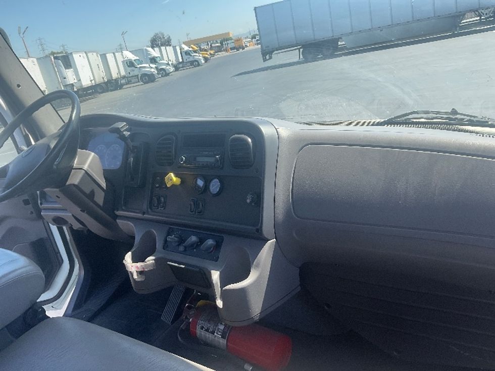 Flatbed Truck-Light and Medium Duty Trucks-Freightliner-2017-M2-Torrance-CA-112,606\n\t\tmiles-$ 48,750 - Image 17