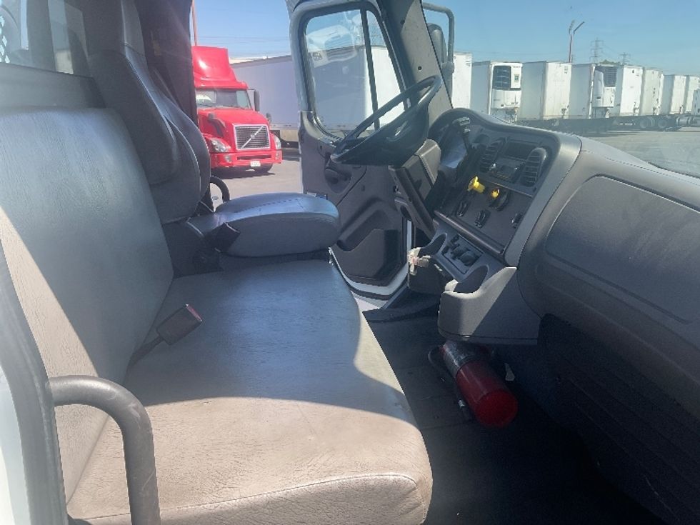 Flatbed Truck-Light and Medium Duty Trucks-Freightliner-2017-M2-Torrance-CA-112,606\n\t\tmiles-$ 48,750 - Image 18