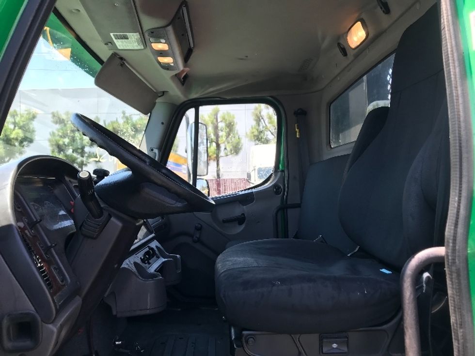 Flatbed Truck-Light and Medium Duty Trucks-Freightliner-2017-M2-Torrance-CA-142,935\n\t\tmiles-$ 52,250 - Image 15