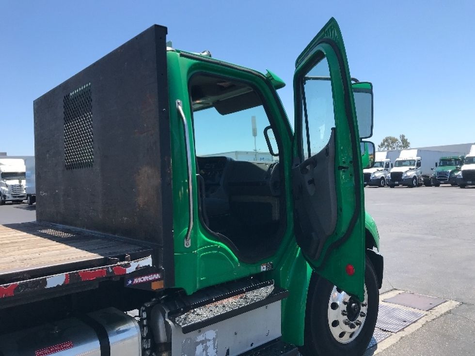 Flatbed Truck-Light and Medium Duty Trucks-Freightliner-2017-M2-Torrance-CA-142,935\n\t\tmiles-$ 52,250 - Image 18