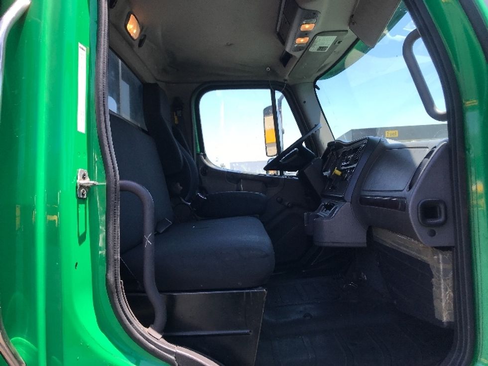 Flatbed Truck-Light and Medium Duty Trucks-Freightliner-2017-M2-Torrance-CA-142,935\n\t\tmiles-$ 52,250 - Image 20