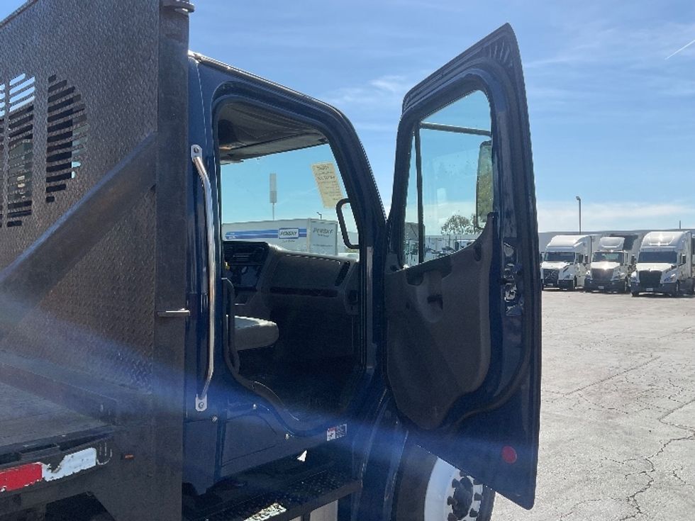 Flatbed Truck-Light and Medium Duty Trucks-Freightliner-2017-M2-Torrance-CA-180,820\n\t\tmiles-$ 41,500 - Image 18