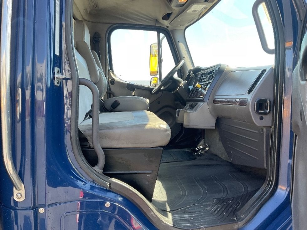 Flatbed Truck-Light and Medium Duty Trucks-Freightliner-2017-M2-Torrance-CA-180,820\n\t\tmiles-$ 41,500 - Image 20