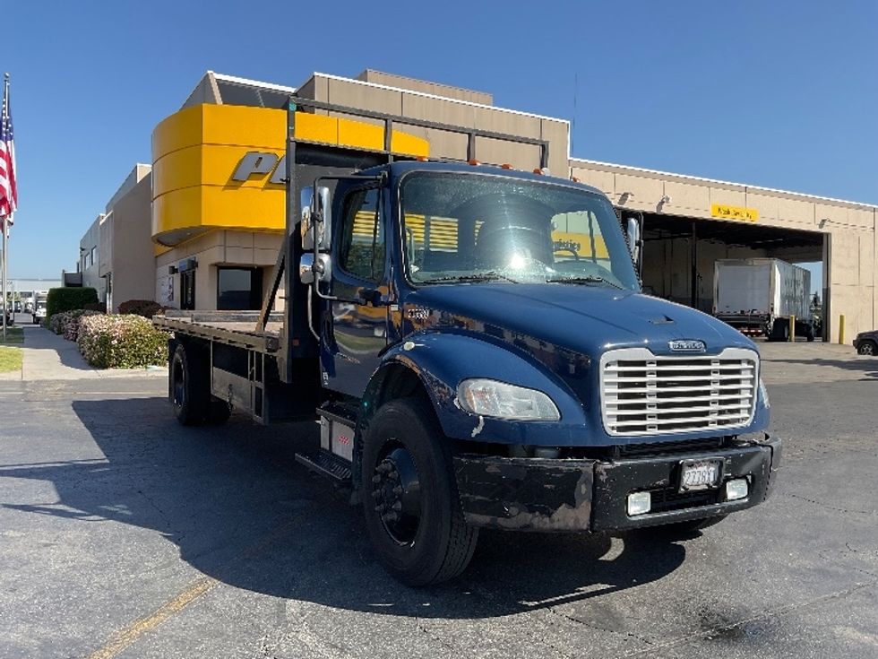 Flatbed Truck-Light and Medium Duty Trucks-Freightliner-2017-M2-Torrance-CA-183,408\n\t\tmiles-$ 40,250 - Image 1