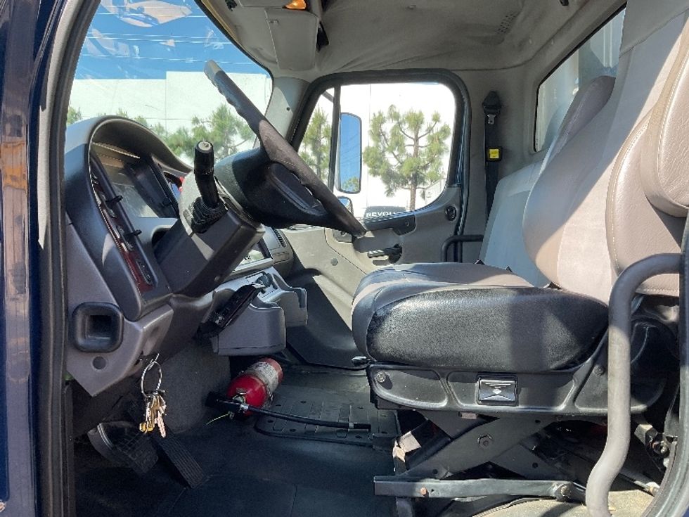 Flatbed Truck-Light and Medium Duty Trucks-Freightliner-2017-M2-Torrance-CA-183,408\n\t\tmiles-$ 40,250 - Image 16