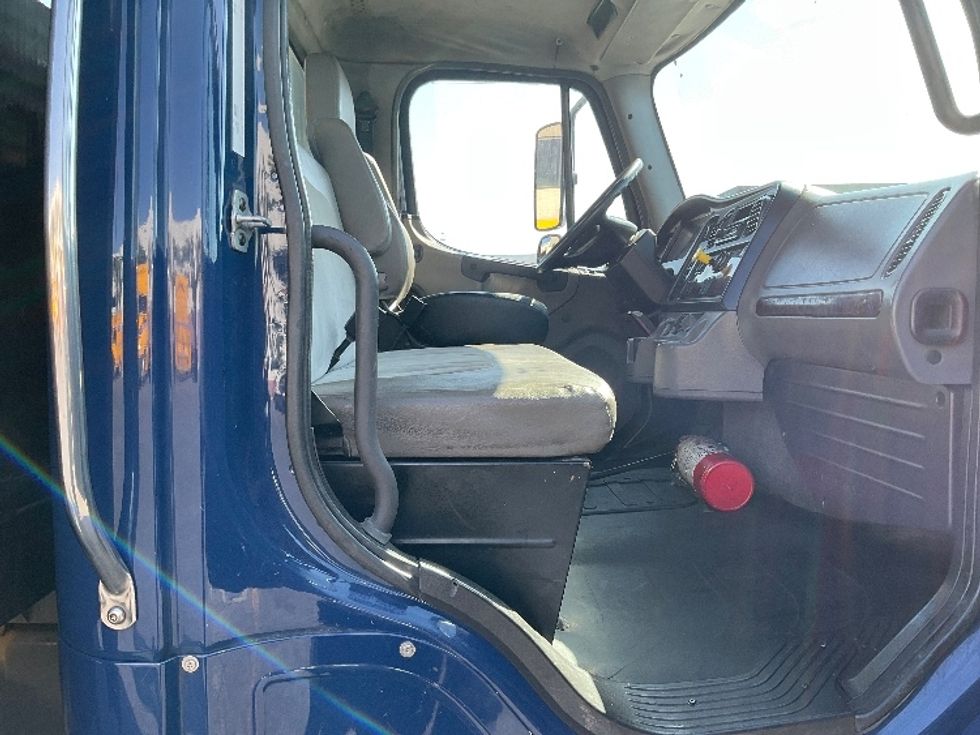 Flatbed Truck-Light and Medium Duty Trucks-Freightliner-2017-M2-Torrance-CA-183,408\n\t\tmiles-$ 40,250 - Image 21